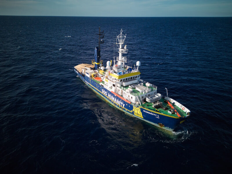 Rettungsschiff Humanity 1 auf dem Mittelmeer