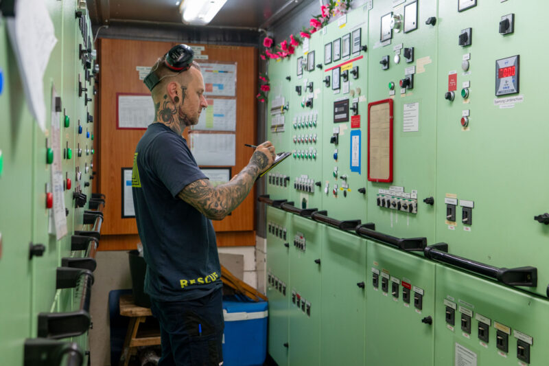 Elektriker auf Humanity 1