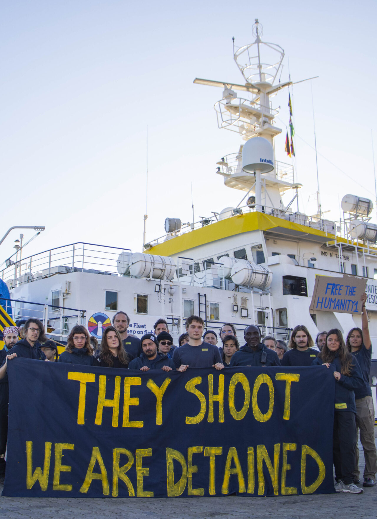 Picture of our cew demonstrating against the detention of Humanity 1 / Foto unserer Crew, die gegen die Festsetzung der Humanity 1 demonstriert