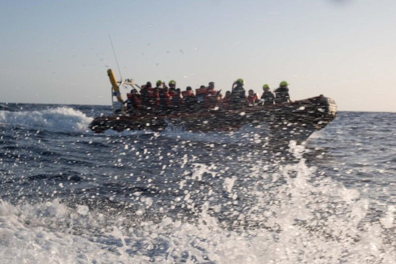 Schnellboot auf dem Mittelmeer
